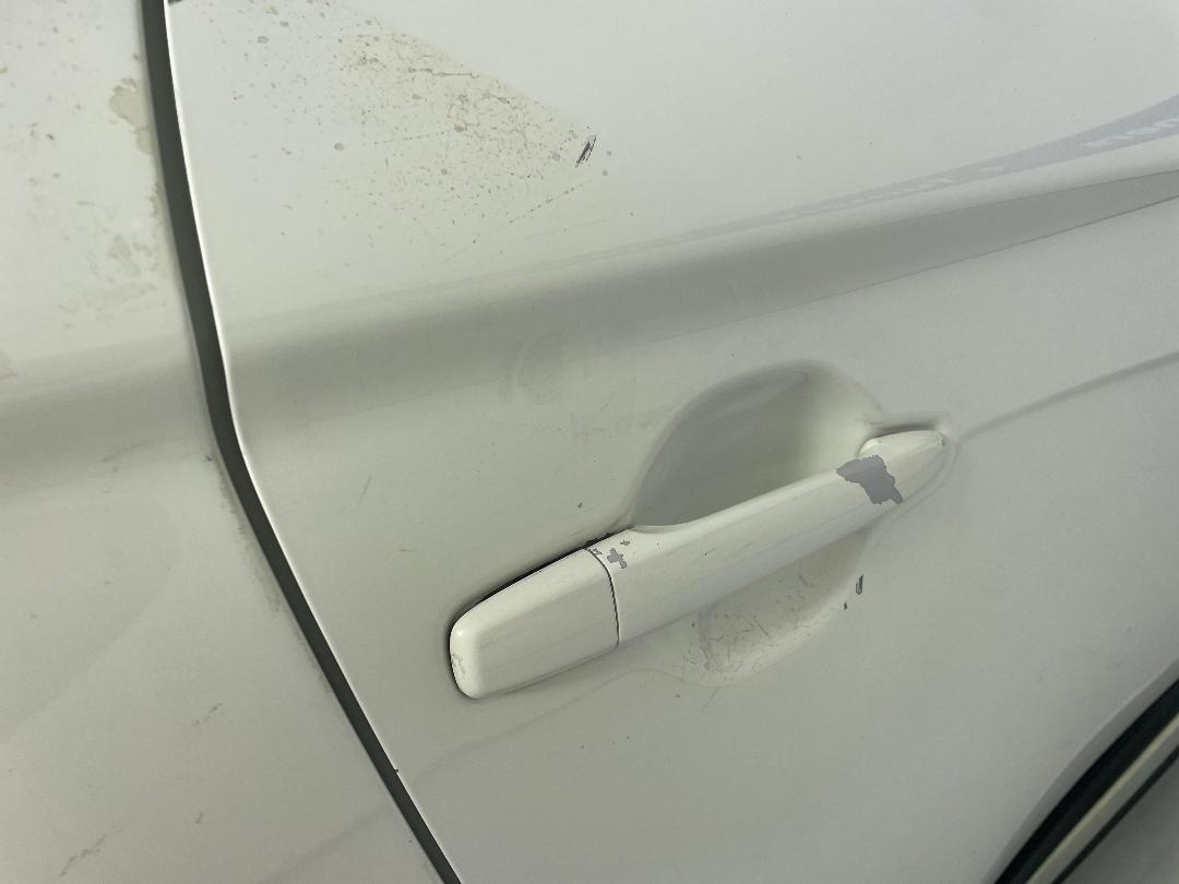 Photo '32' of Mitsubishi Outlander Photo '32' of Mitsubishi Outlander