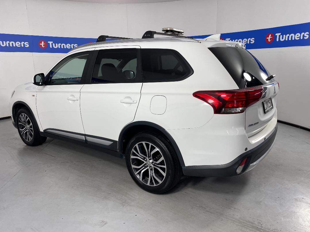 Photo '5' of Mitsubishi Outlander