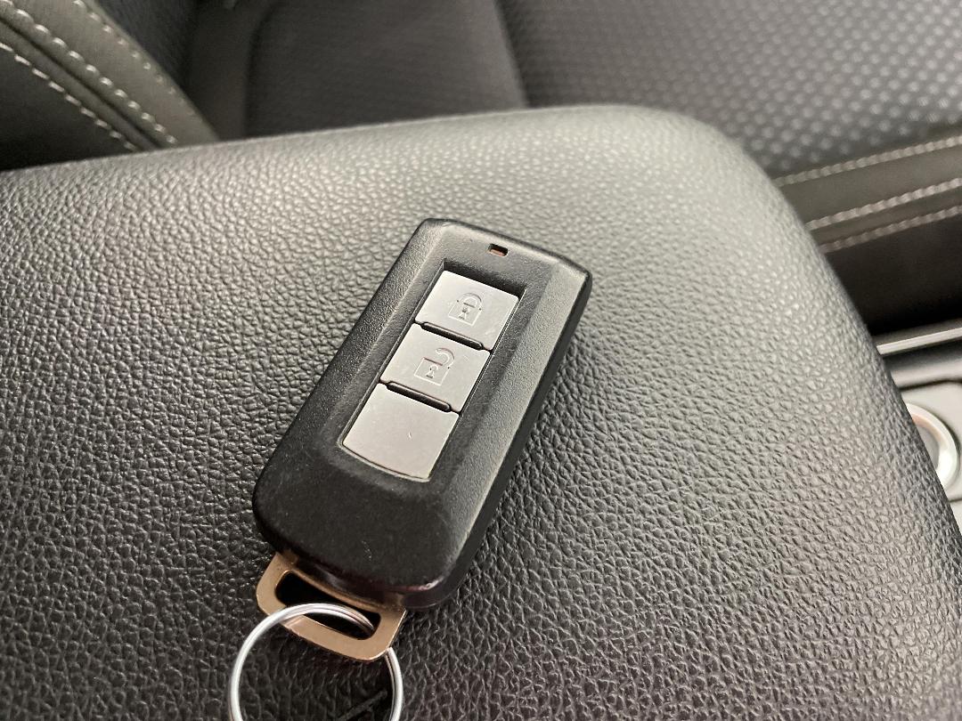 Photo '22' of Mitsubishi Outlander