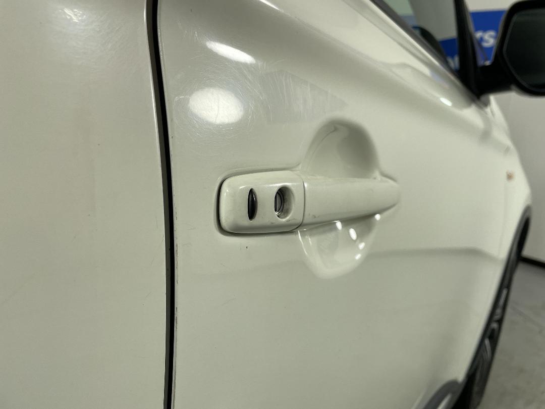 Photo '26' of Mitsubishi Outlander