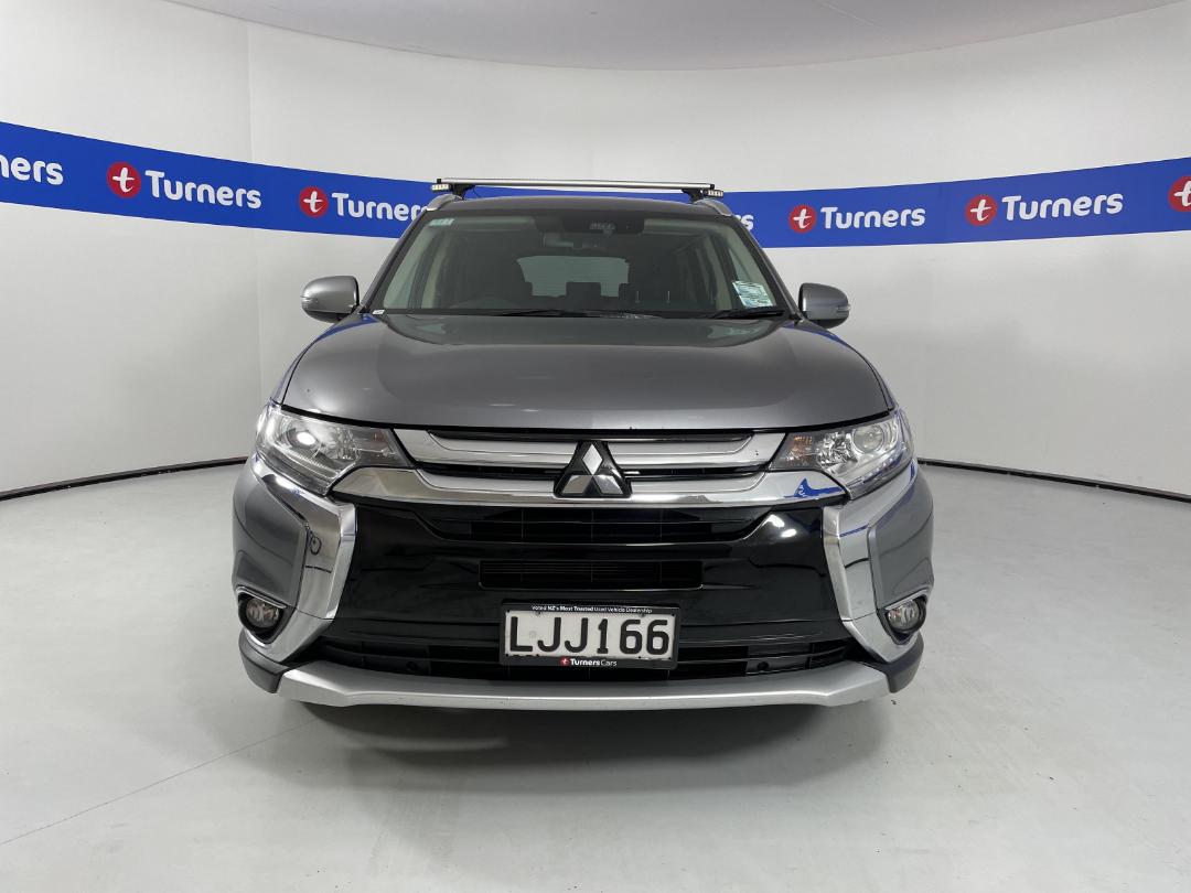 Photo '2' of Mitsubishi Outlander