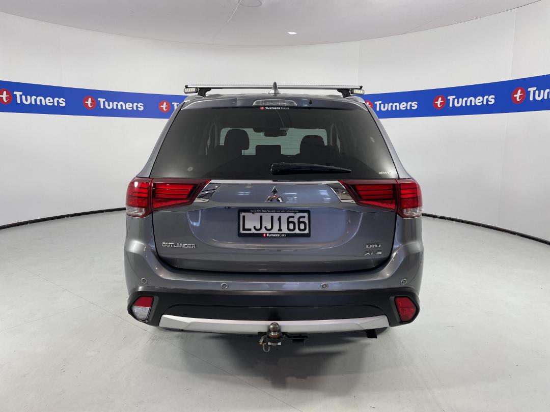 Photo '6' of Mitsubishi Outlander