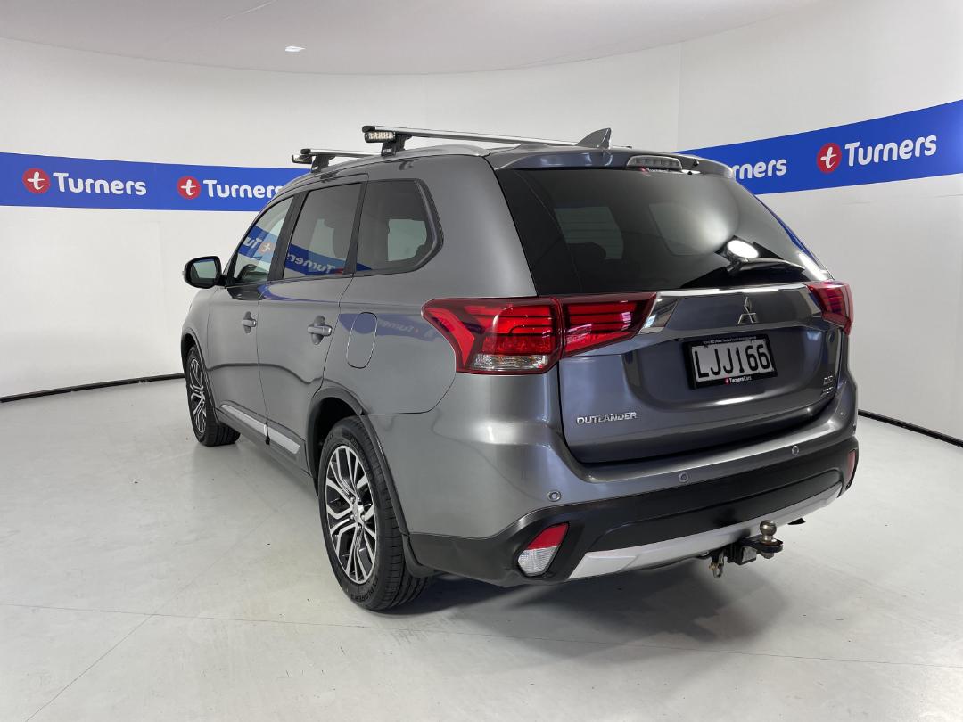 Photo '5' of Mitsubishi Outlander