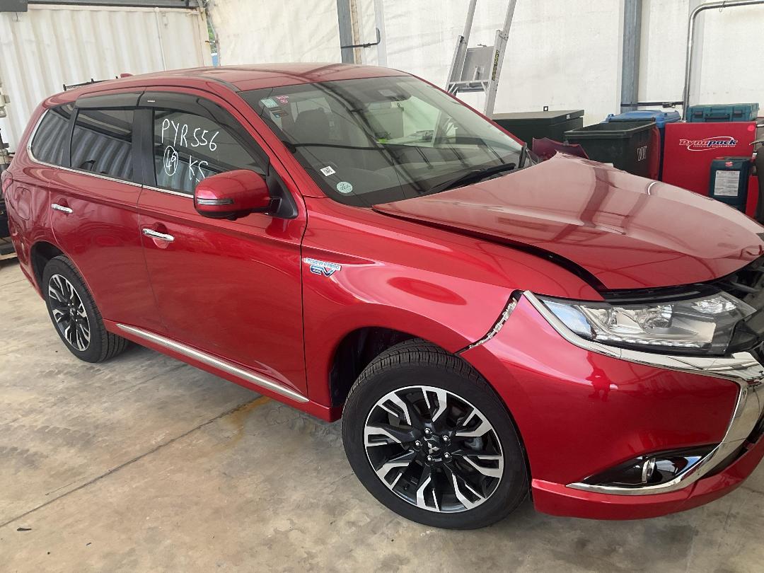 Photo '6' of Mitsubishi Outlander Phev Photo '6' of Mitsubishi Outlander Phev