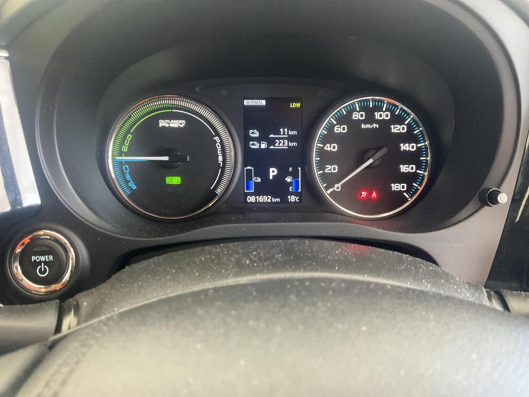 Photo '8' of Mitsubishi Outlander Phev Photo '8' of Mitsubishi Outlander Phev