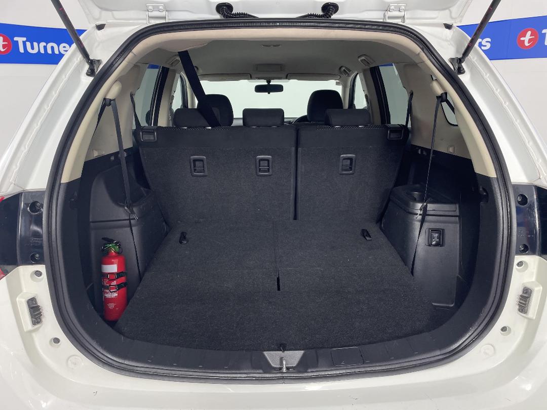 Photo '14' of Mitsubishi Outlander