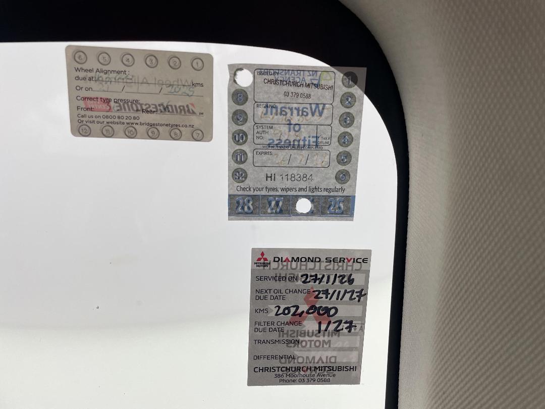 Photo '30' of Mitsubishi Outlander