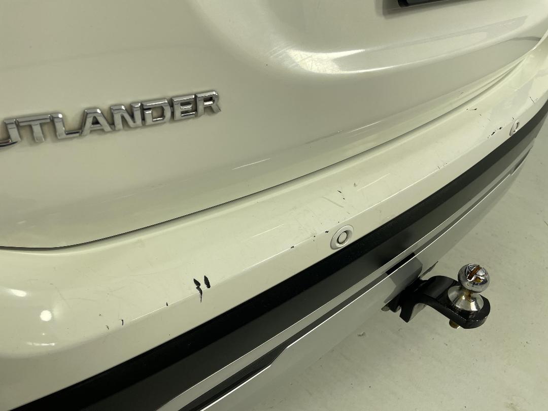 Photo '33' of Mitsubishi Outlander