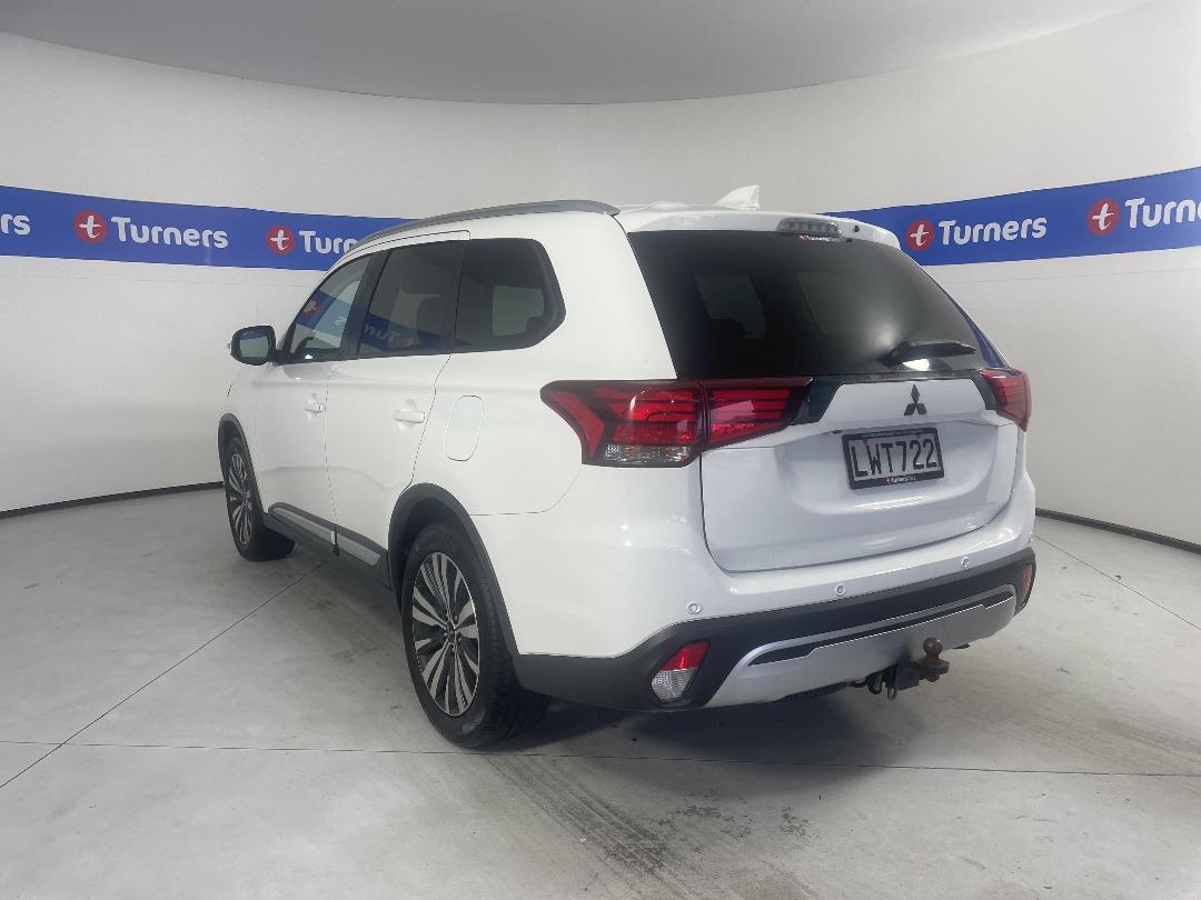 Photo '5' of Mitsubishi Outlander Photo '5' of Mitsubishi Outlander