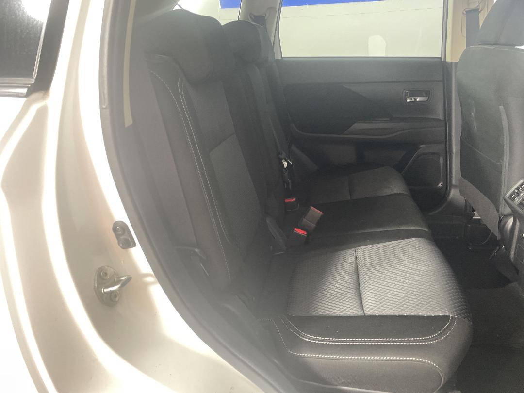 Photo '20' of Mitsubishi Outlander Photo '20' of Mitsubishi Outlander