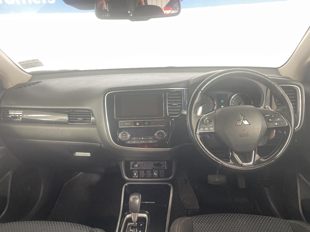 Photo '17' of Mitsubishi Outlander Photo '17' of Mitsubishi Outlander