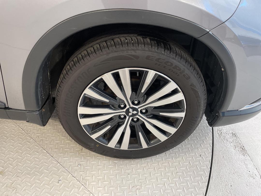 Photo '9' of Mitsubishi Outlander Photo '9' of Mitsubishi Outlander