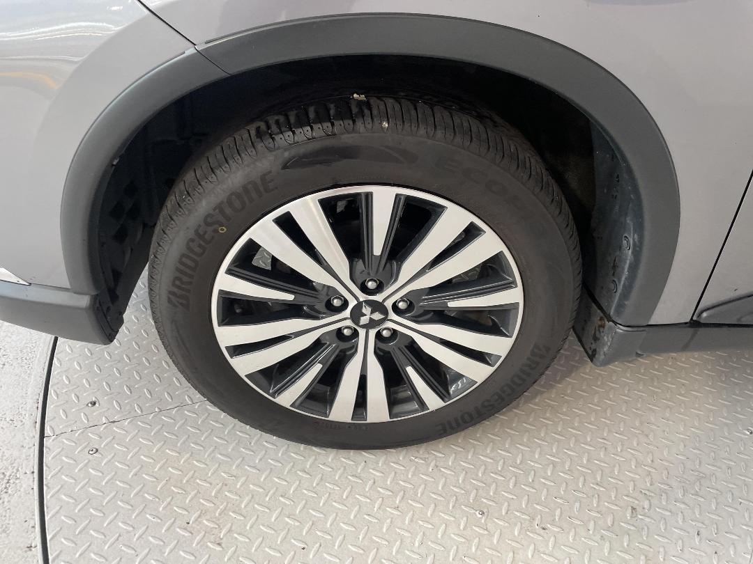 Photo '10' of Mitsubishi Outlander Photo '10' of Mitsubishi Outlander