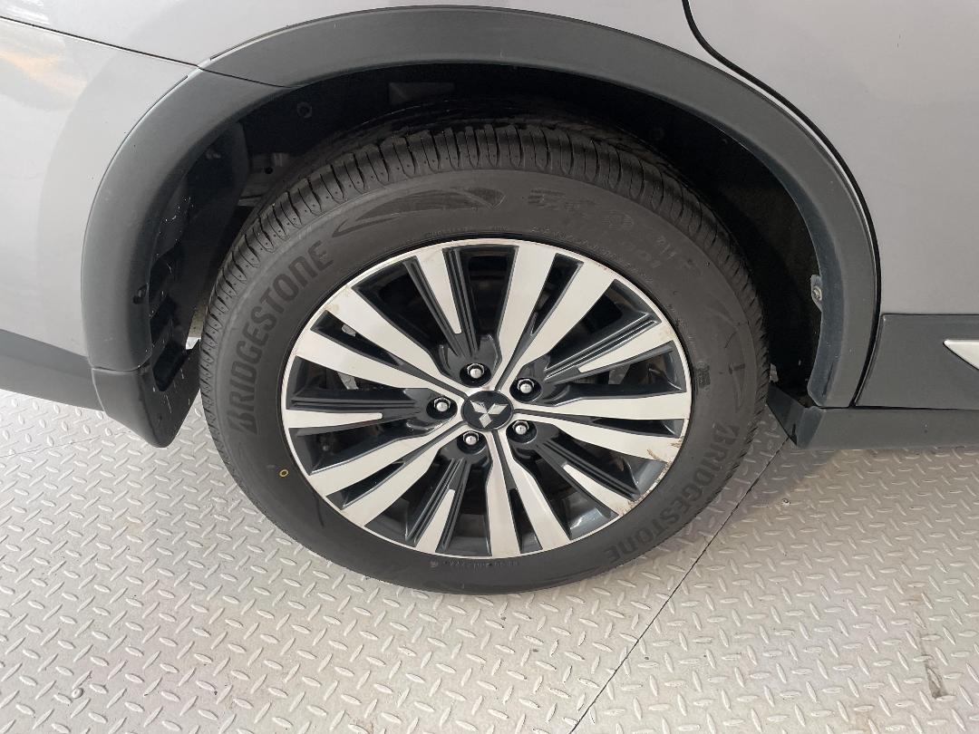 Photo '12' of Mitsubishi Outlander Photo '12' of Mitsubishi Outlander