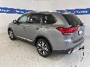 Thumbnail '5' of Mitsubishi Outlander