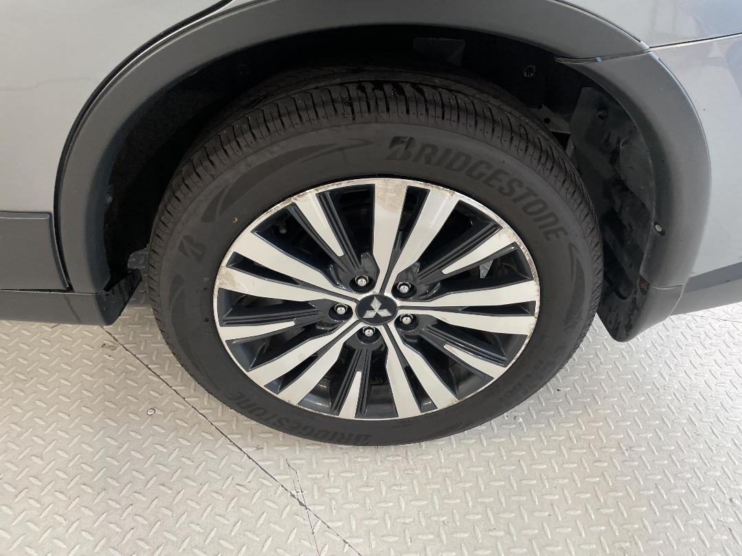 Photo '11' of Mitsubishi Outlander Photo '11' of Mitsubishi Outlander