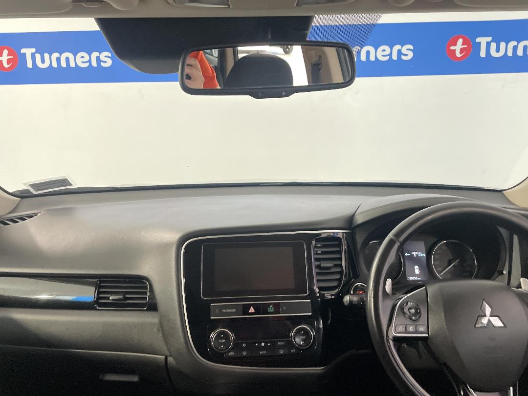 Photo '17' of Mitsubishi Outlander Photo '17' of Mitsubishi Outlander