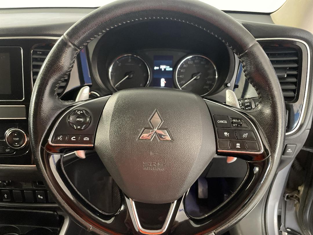 Photo '28' of Mitsubishi Outlander Photo '28' of Mitsubishi Outlander