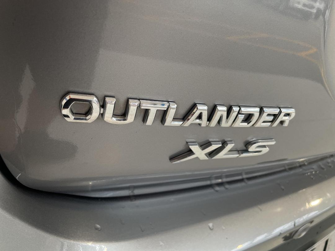 Photo '36' of Mitsubishi Outlander Photo '36' of Mitsubishi Outlander