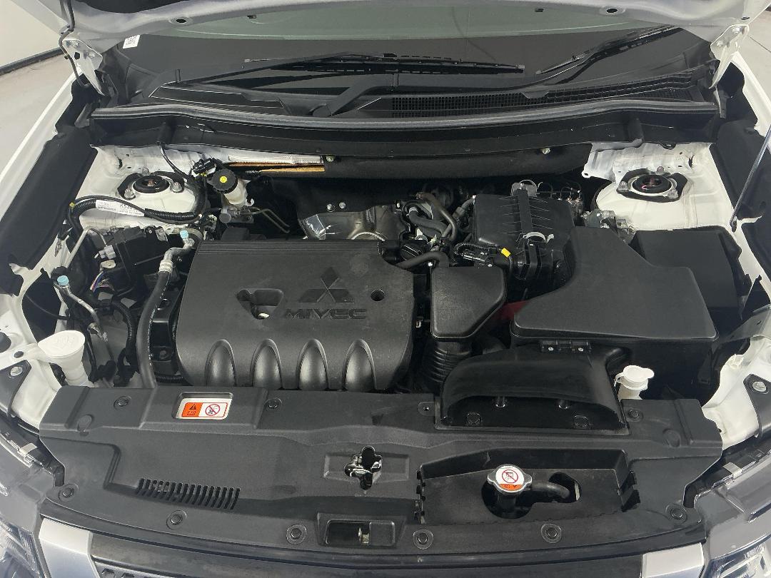 Photo '13' of Mitsubishi Outlander Photo '13' of Mitsubishi Outlander