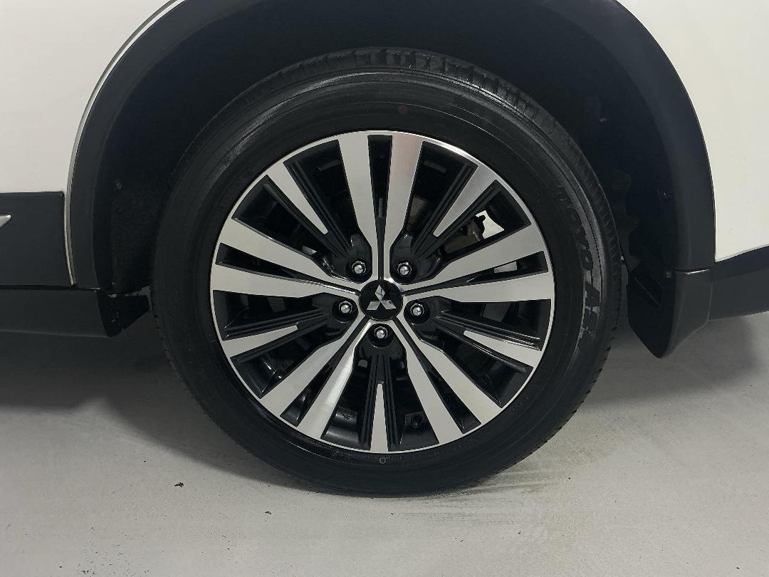 Photo '11' of Mitsubishi Outlander Photo '11' of Mitsubishi Outlander