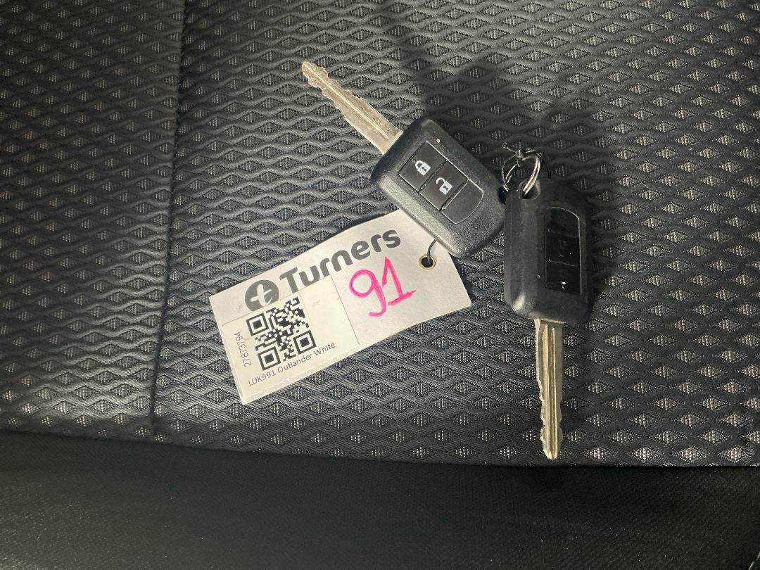 Photo '22' of Mitsubishi Outlander Photo '22' of Mitsubishi Outlander