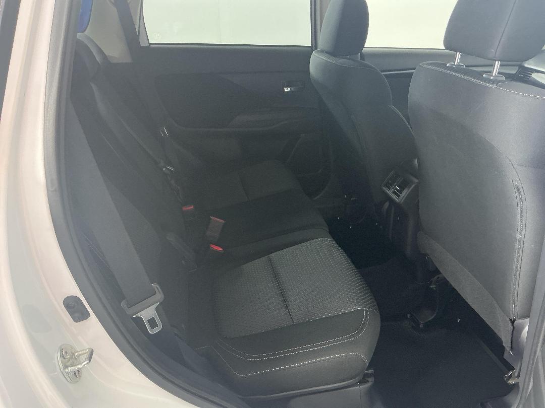 Photo '20' of Mitsubishi Outlander Photo '20' of Mitsubishi Outlander