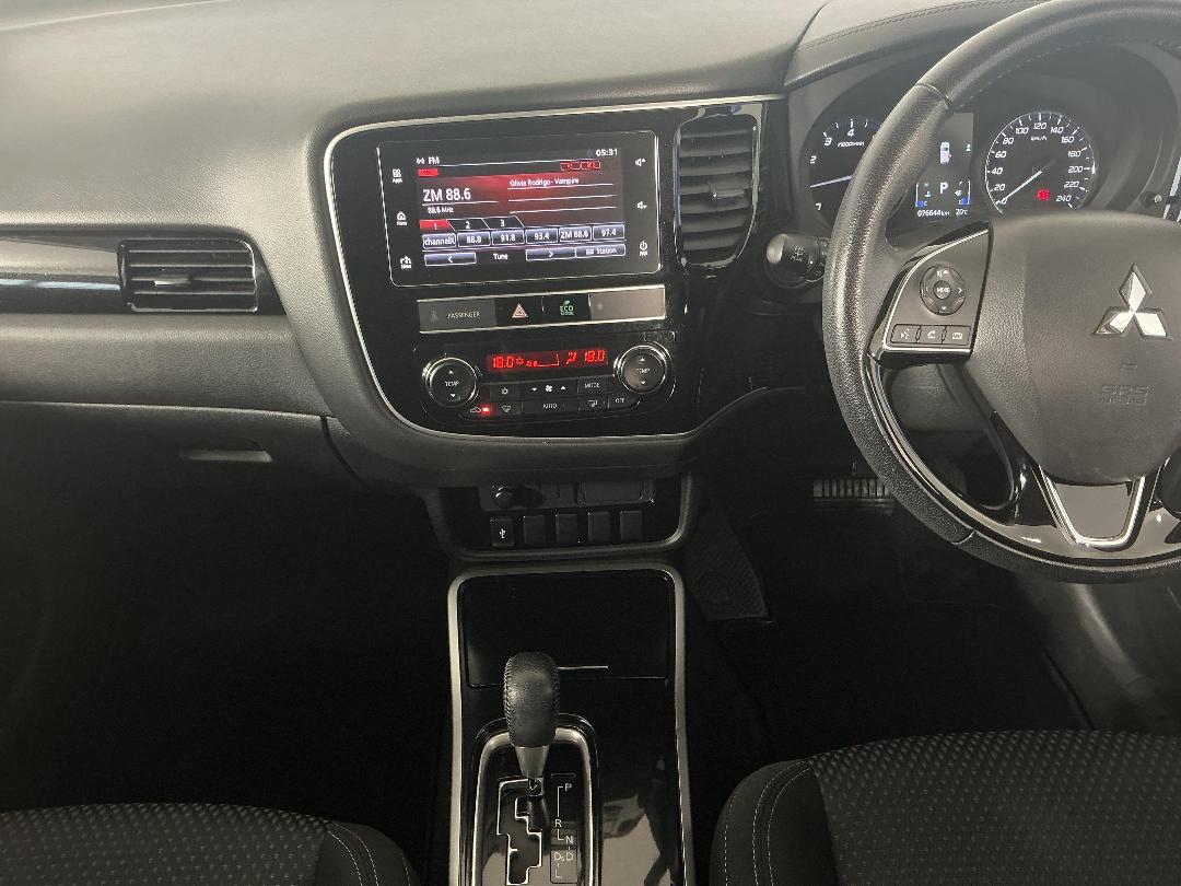 Photo '18' of Mitsubishi Outlander Photo '18' of Mitsubishi Outlander