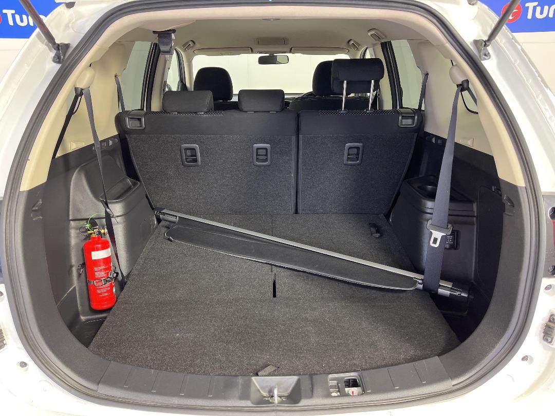 Photo '14' of Mitsubishi Outlander