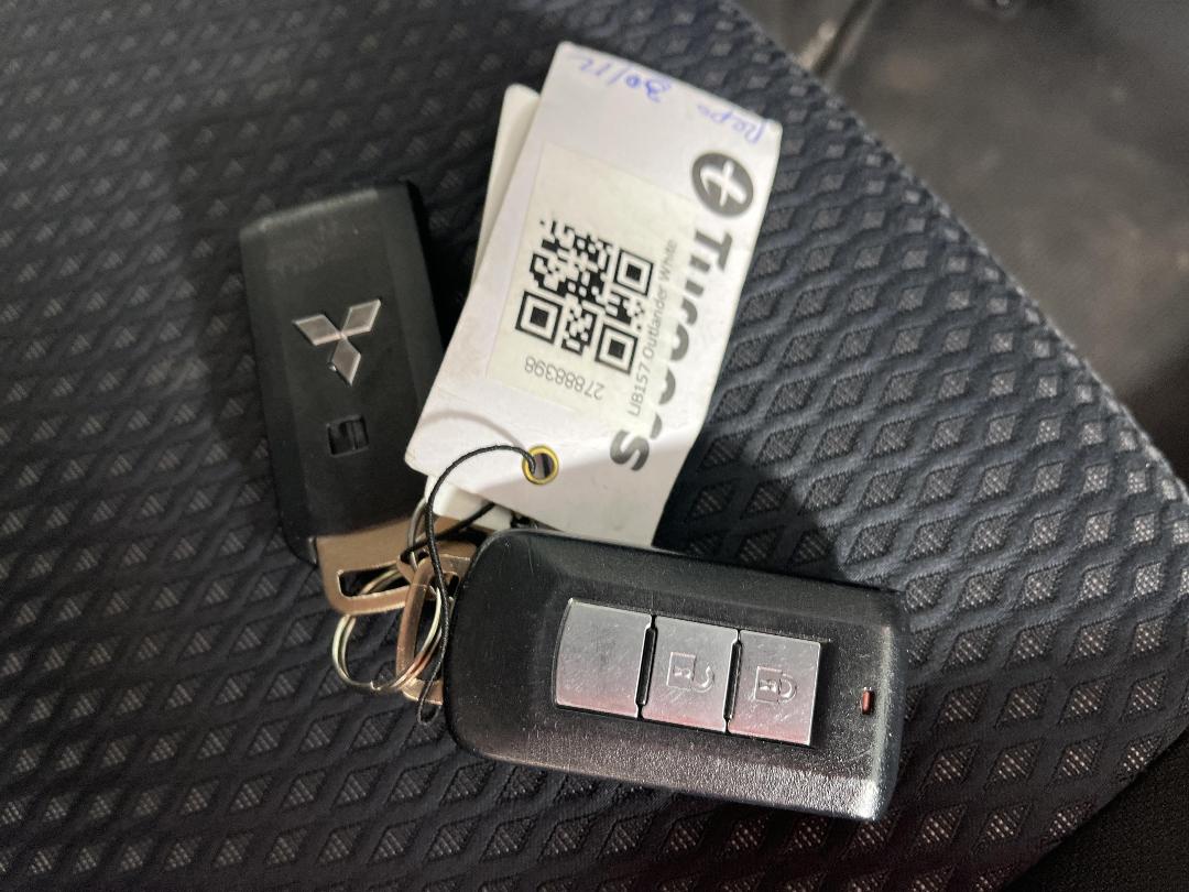 Photo '22' of Mitsubishi Outlander