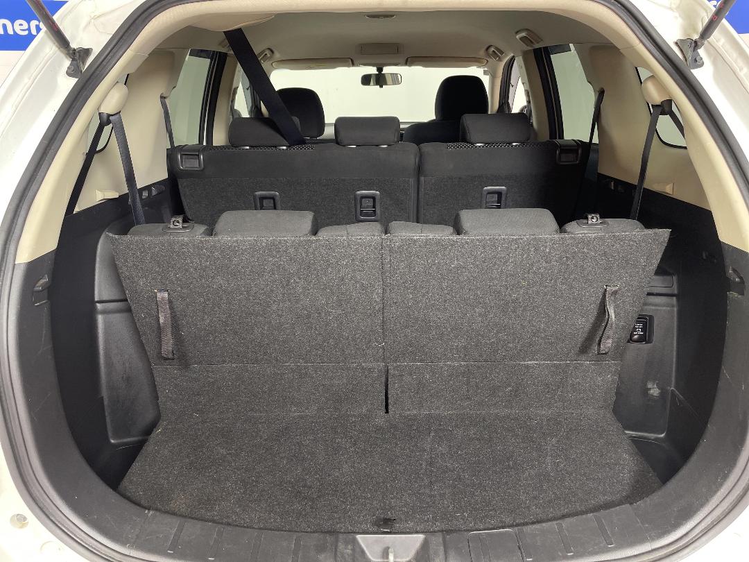 Photo '14' of Mitsubishi Outlander