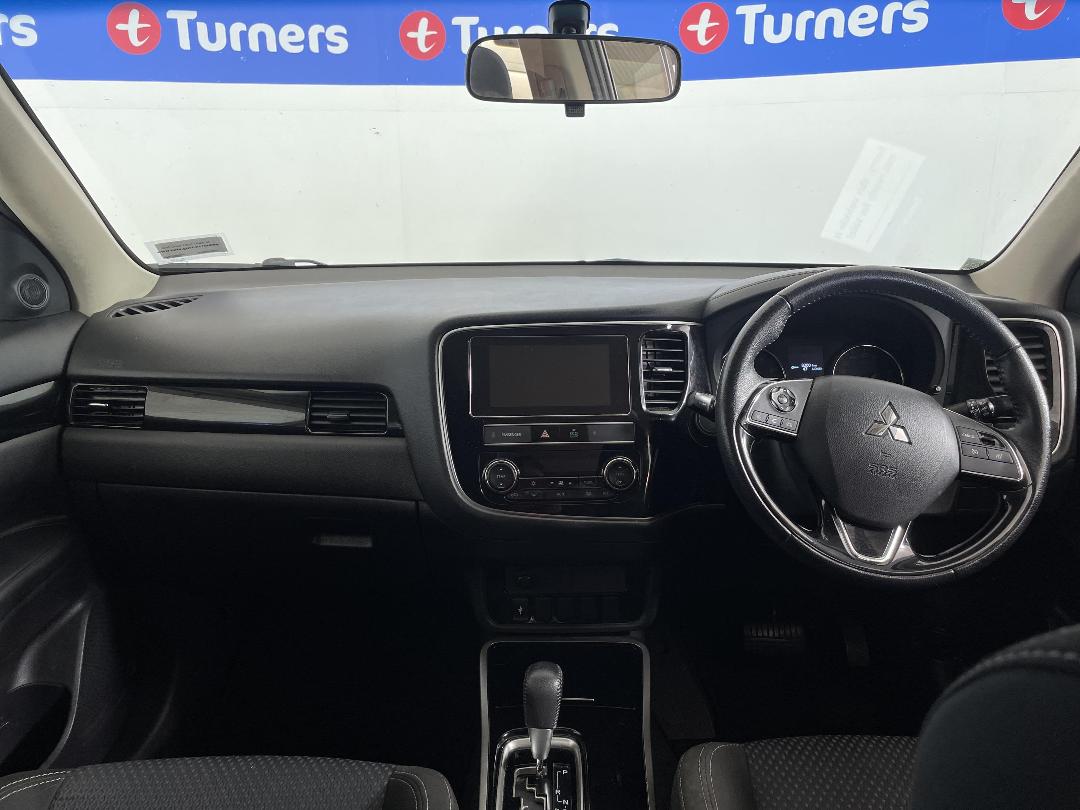 Photo '17' of Mitsubishi Outlander