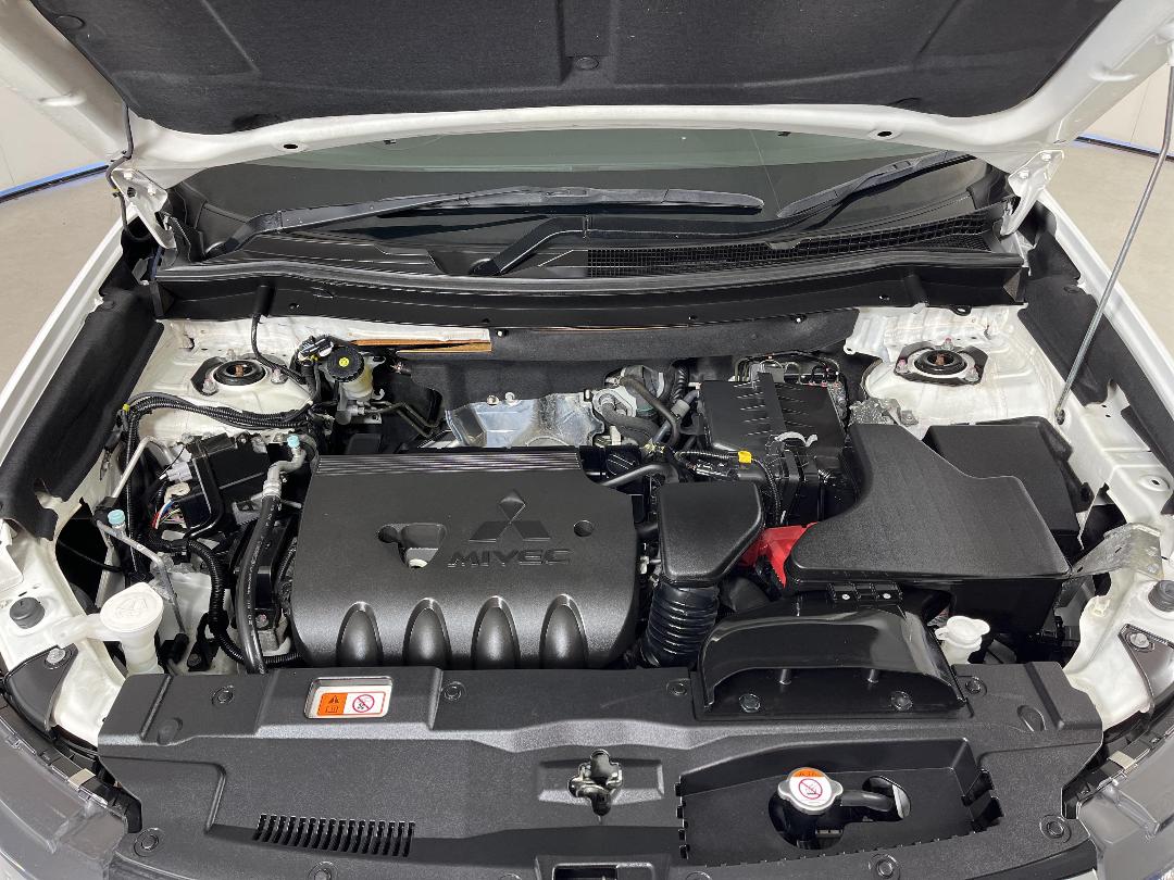 Photo '13' of Mitsubishi Outlander Photo '13' of Mitsubishi Outlander