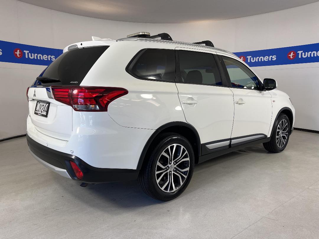 Photo '7' of Mitsubishi Outlander Photo '7' of Mitsubishi Outlander