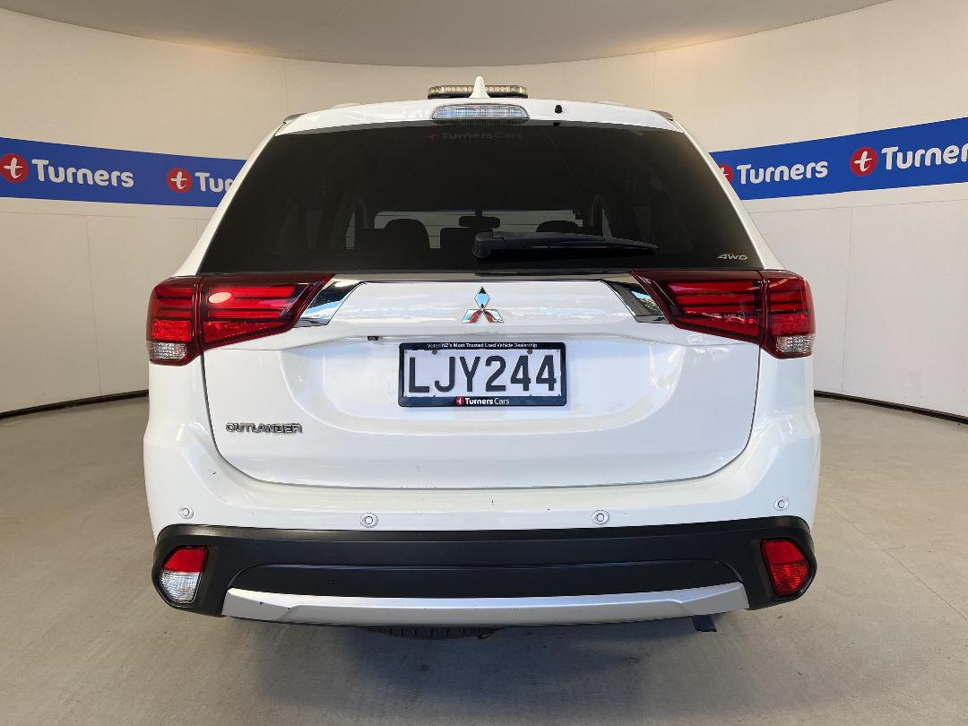 Photo '6' of Mitsubishi Outlander Photo '6' of Mitsubishi Outlander