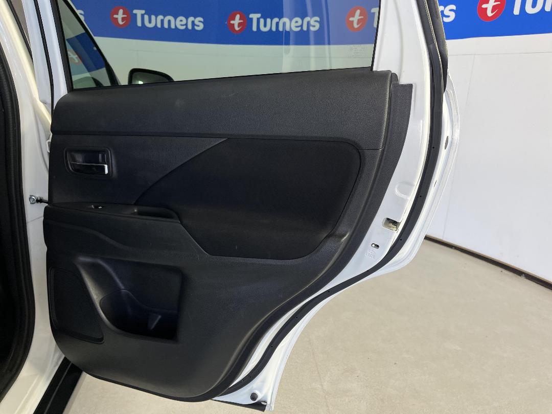 Photo '19' of Mitsubishi Outlander Photo '19' of Mitsubishi Outlander