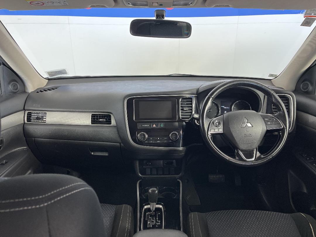 Photo '17' of Mitsubishi Outlander Photo '17' of Mitsubishi Outlander