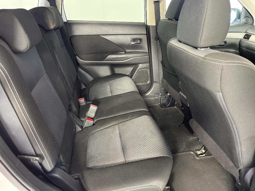 Photo '20' of Mitsubishi Outlander Photo '20' of Mitsubishi Outlander