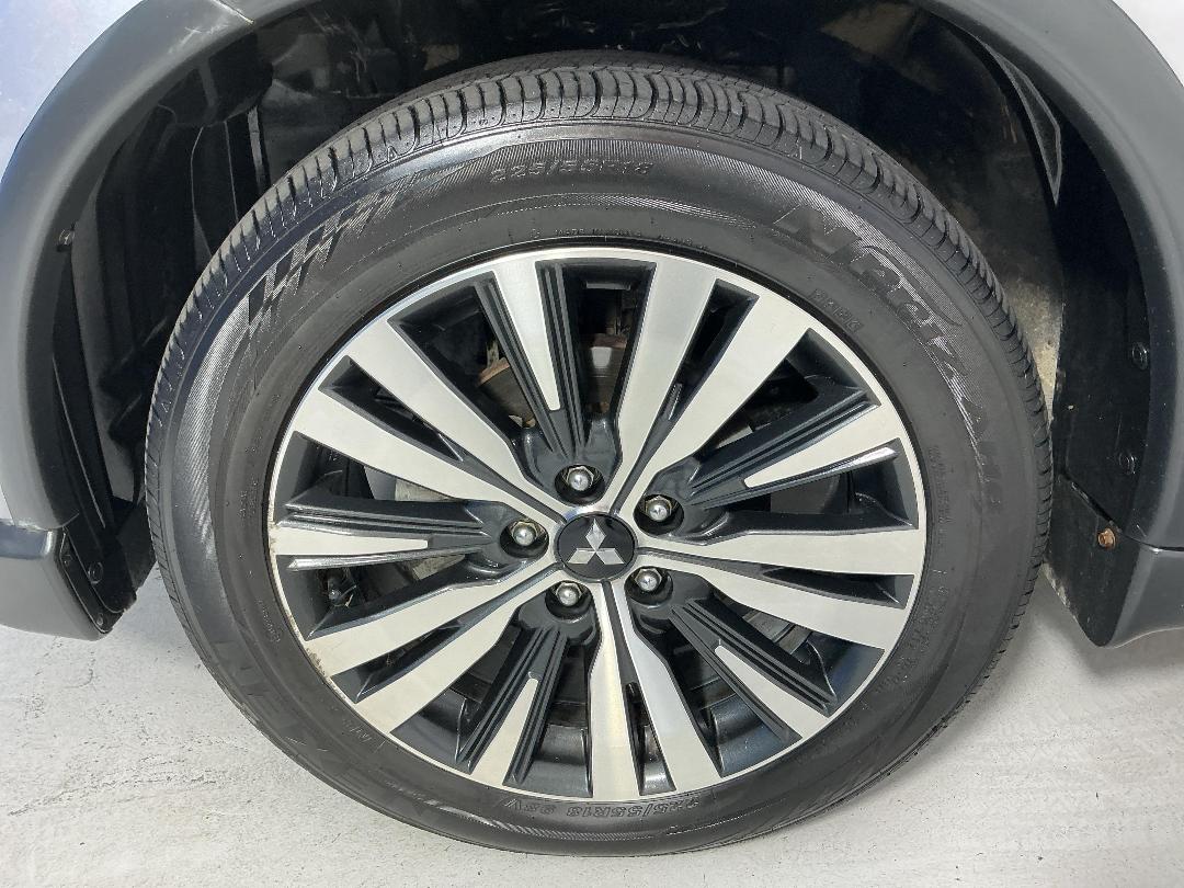 Photo '10' of Mitsubishi Outlander Photo '10' of Mitsubishi Outlander