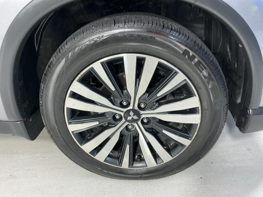 Photo '9' of Mitsubishi Outlander Photo '9' of Mitsubishi Outlander