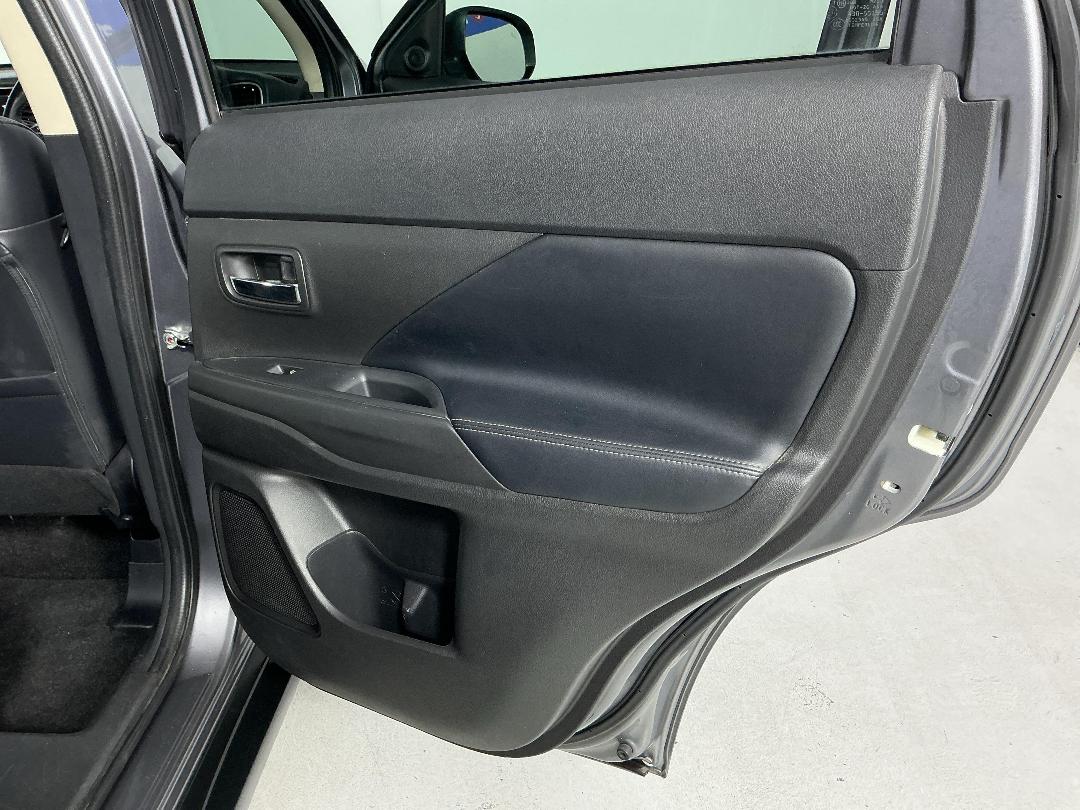 Photo '19' of Mitsubishi Outlander Photo '19' of Mitsubishi Outlander