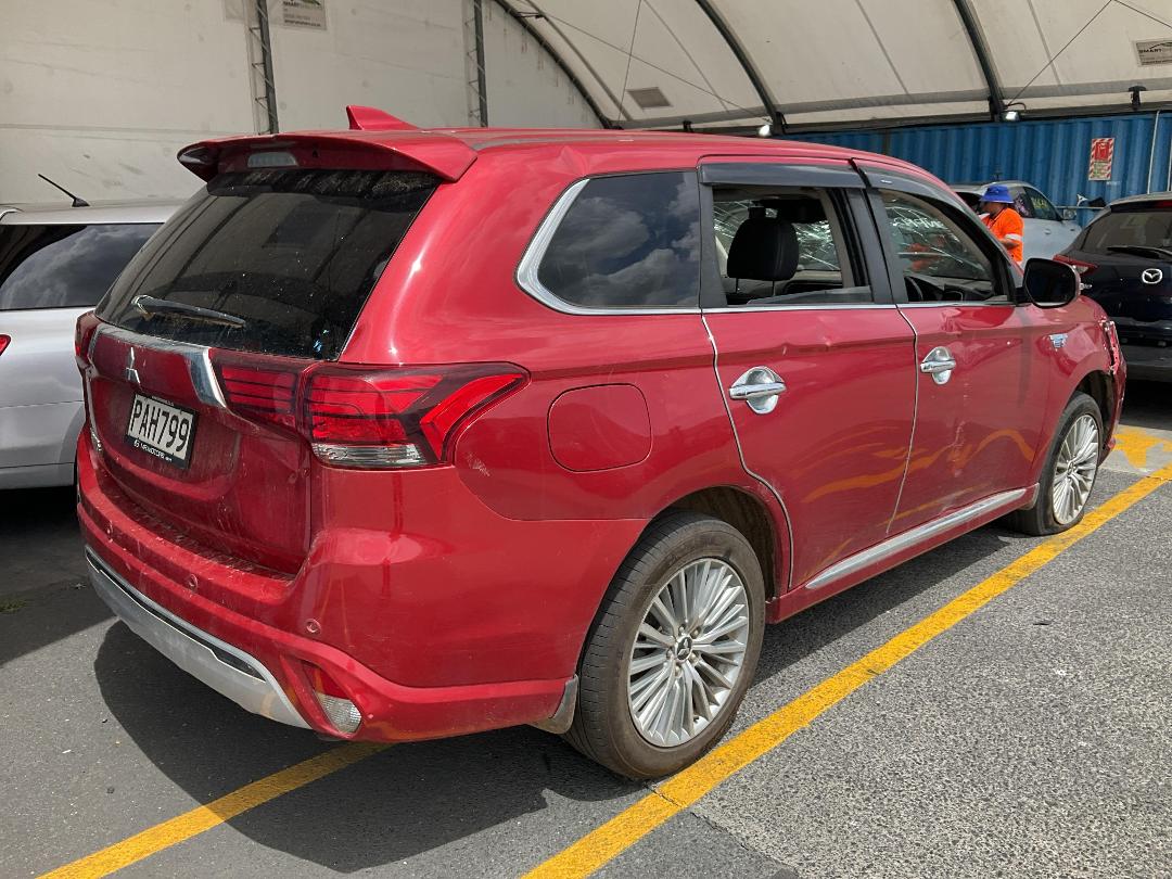 Photo '23' of Mitsubishi Outlander Photo '23' of Mitsubishi Outlander