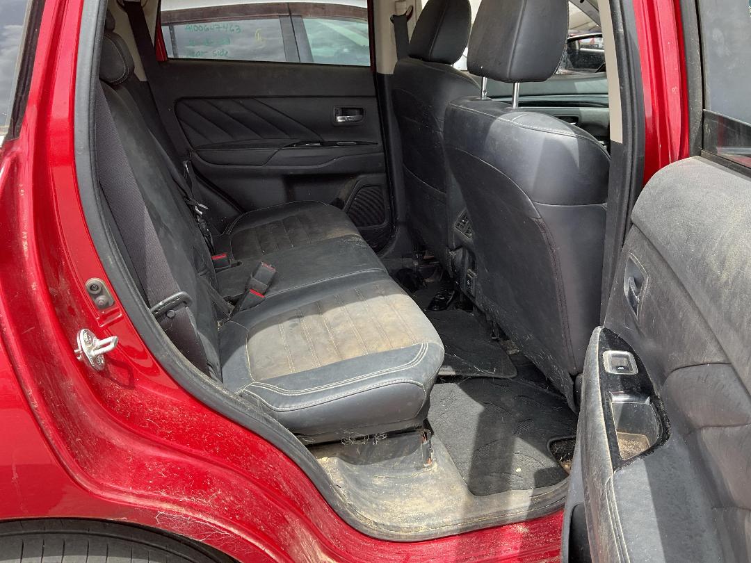 Photo '27' of Mitsubishi Outlander Photo '27' of Mitsubishi Outlander