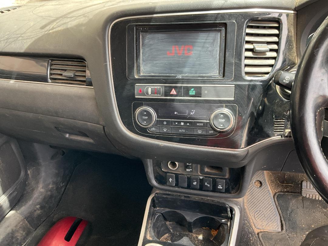 Photo '32' of Mitsubishi Outlander Photo '32' of Mitsubishi Outlander