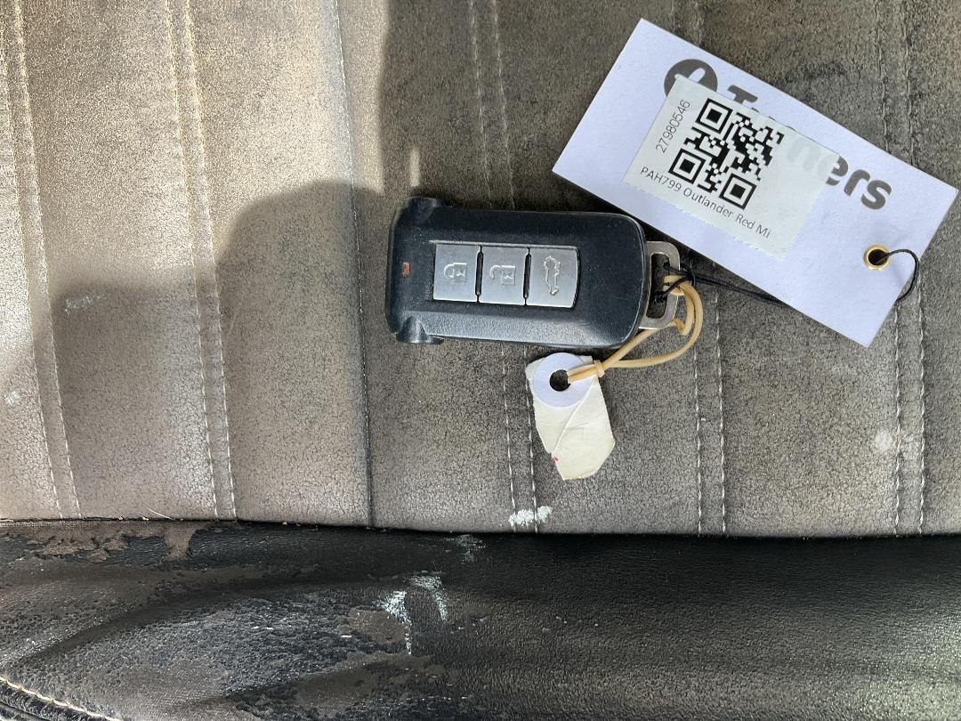 Photo '30' of Mitsubishi Outlander Photo '30' of Mitsubishi Outlander