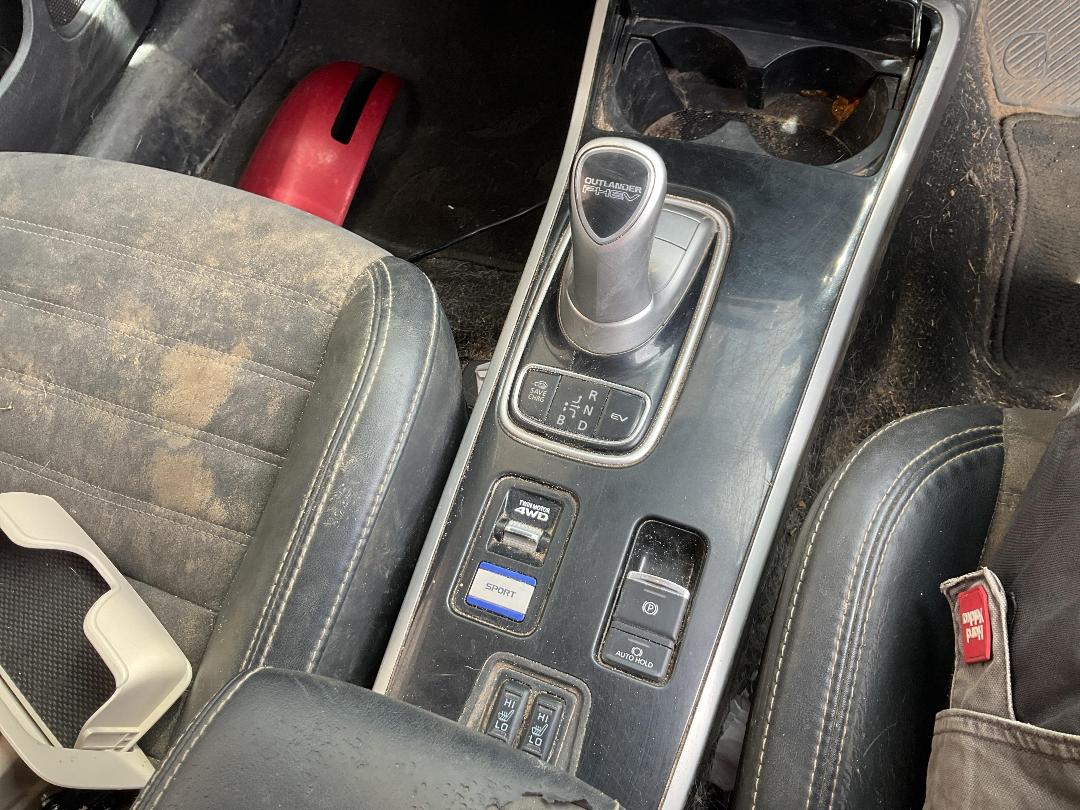 Photo '33' of Mitsubishi Outlander Photo '33' of Mitsubishi Outlander