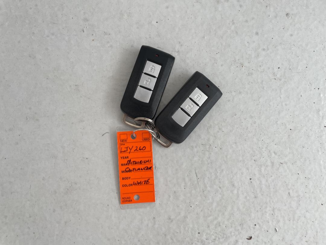 Photo '22' of Mitsubishi Outlander