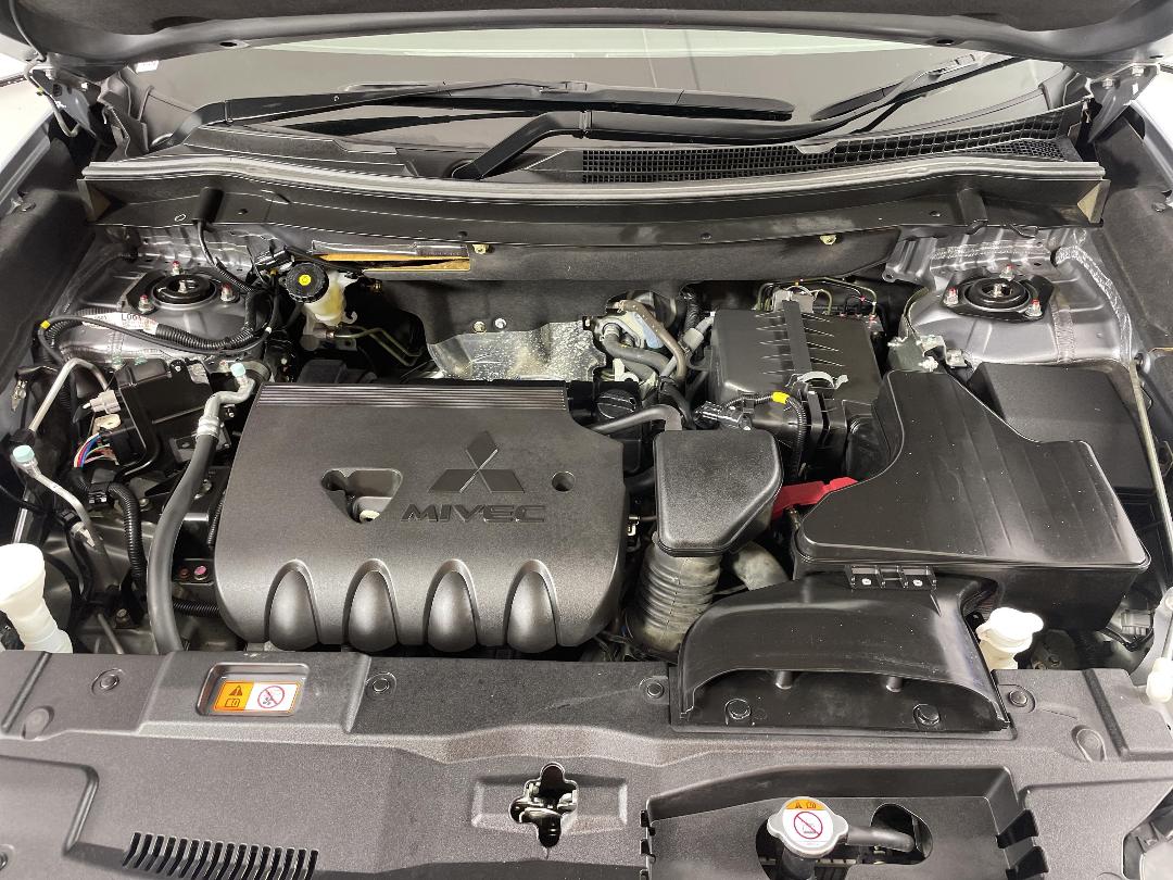 Photo '13' of Mitsubishi Outlander Photo '13' of Mitsubishi Outlander