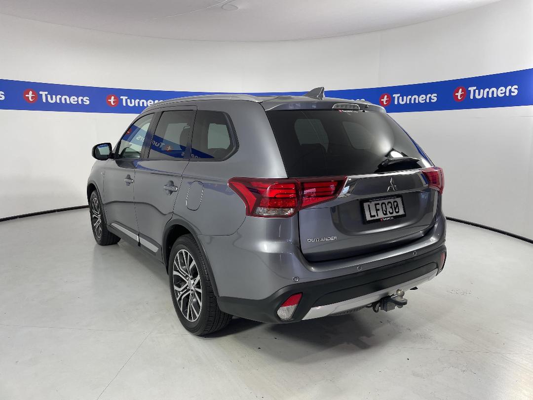 Photo '5' of Mitsubishi Outlander Photo '5' of Mitsubishi Outlander