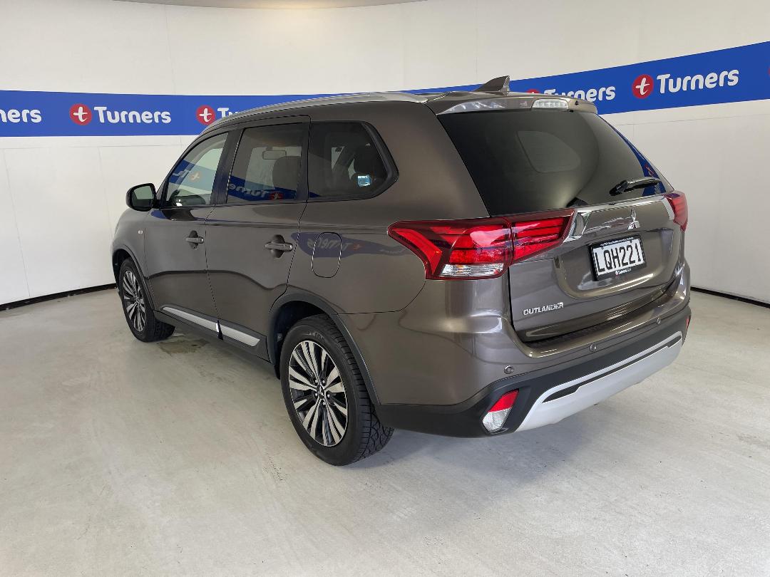 Photo '5' of Mitsubishi Outlander